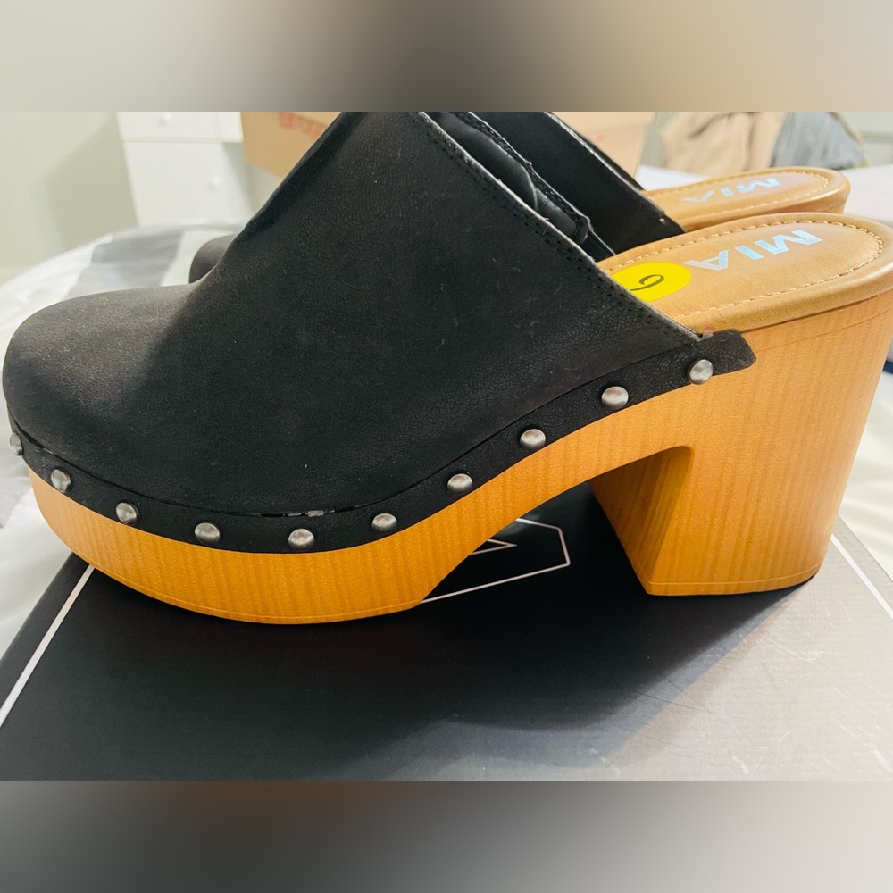 Mia ISRA Chunky Clogs - Picture 3 of 10